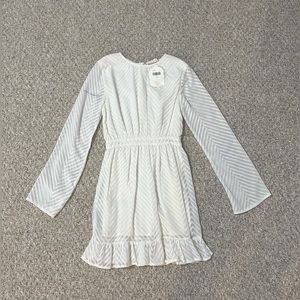 XS WHITE ALTARD STATE DRESS• Sheer long sleeves• chevron stitching•